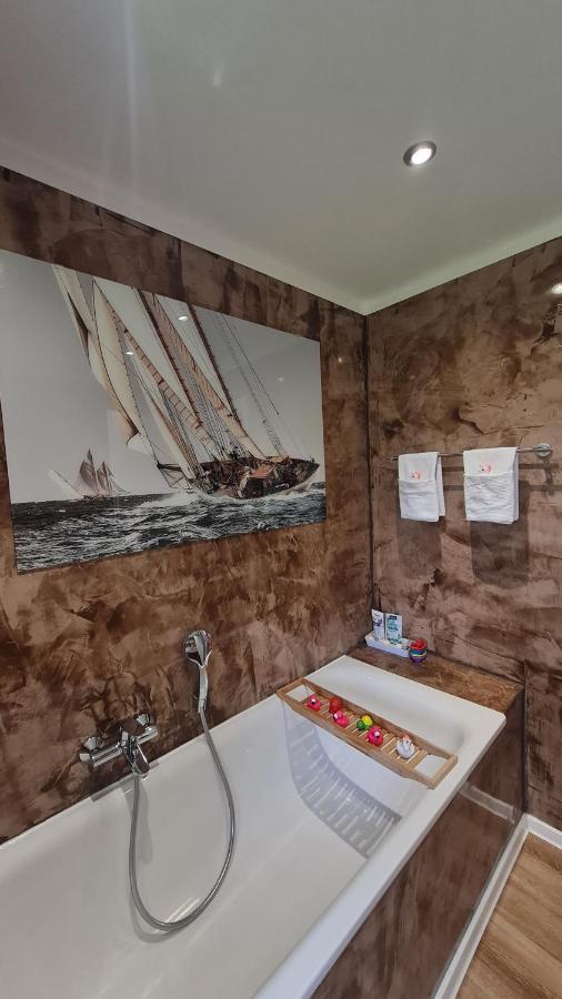 Ferienwohnung Familienglueck Тутцинг Экстерьер фото